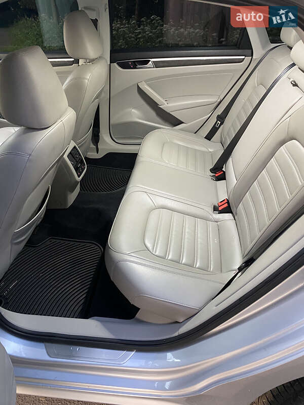 Седан Volkswagen Passat 2015 в Тернополе