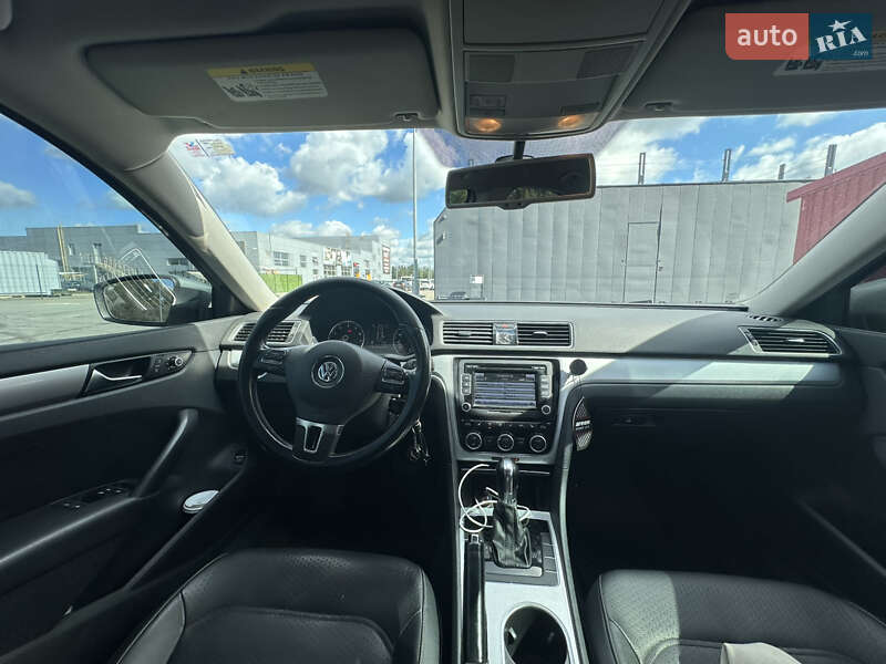 Седан Volkswagen Passat 2013 в Киеве