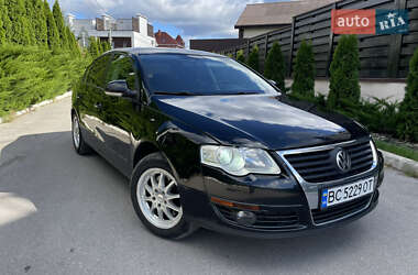 Седан Volkswagen Passat 2008 в Києві