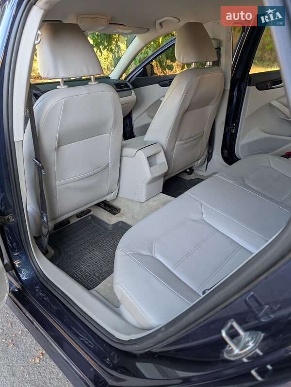 Седан Volkswagen Passat 2014 в Дніпрі