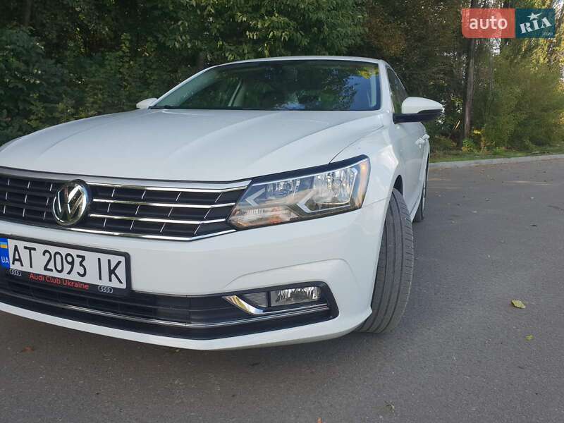 Седан Volkswagen Passat 2018 в Ивано-Франковске