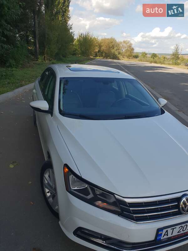 Седан Volkswagen Passat 2018 в Ивано-Франковске