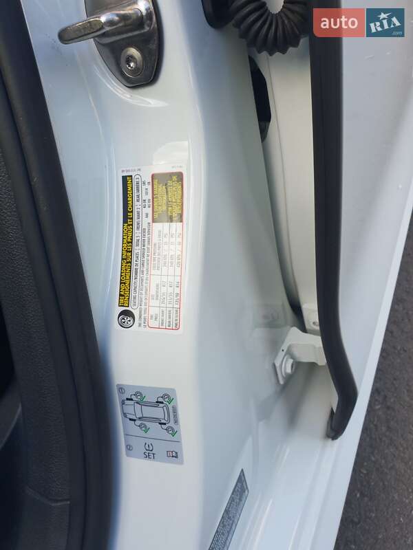 Седан Volkswagen Passat 2018 в Ивано-Франковске