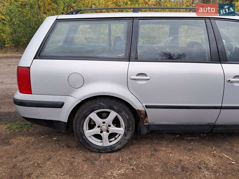 Универсал Volkswagen Passat 2000 в Барвенкове