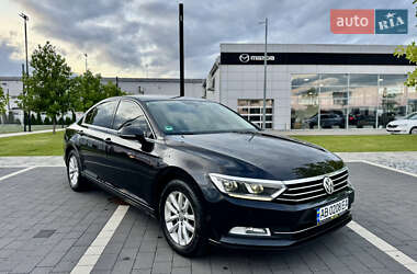 Седан Volkswagen Passat 2015 в Мукачевому