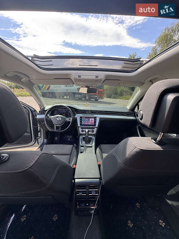 Универсал Volkswagen Passat 2018 в Львове