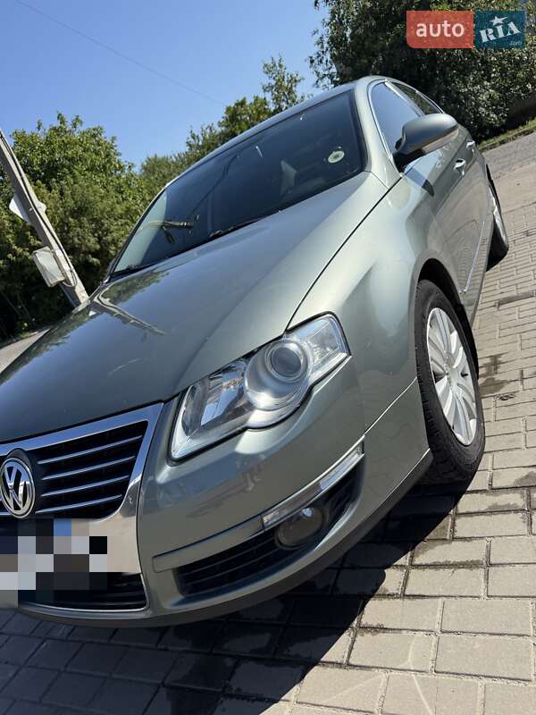 Седан Volkswagen Passat 2007 в Ахтырке