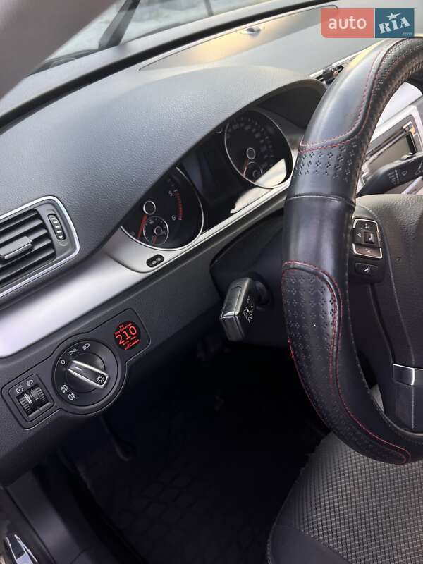 Универсал Volkswagen Passat 2013 в Черновцах
