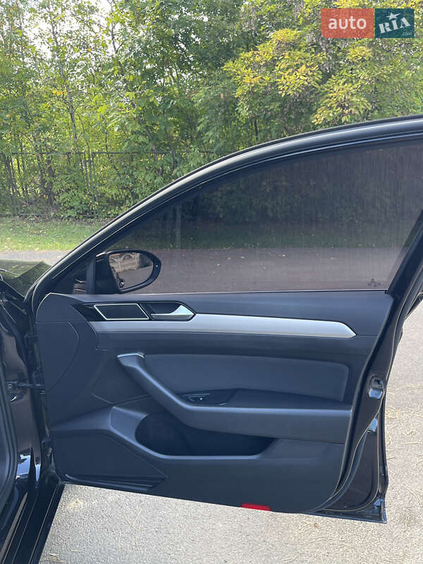 Универсал Volkswagen Passat 2017 в Ивано-Франковске