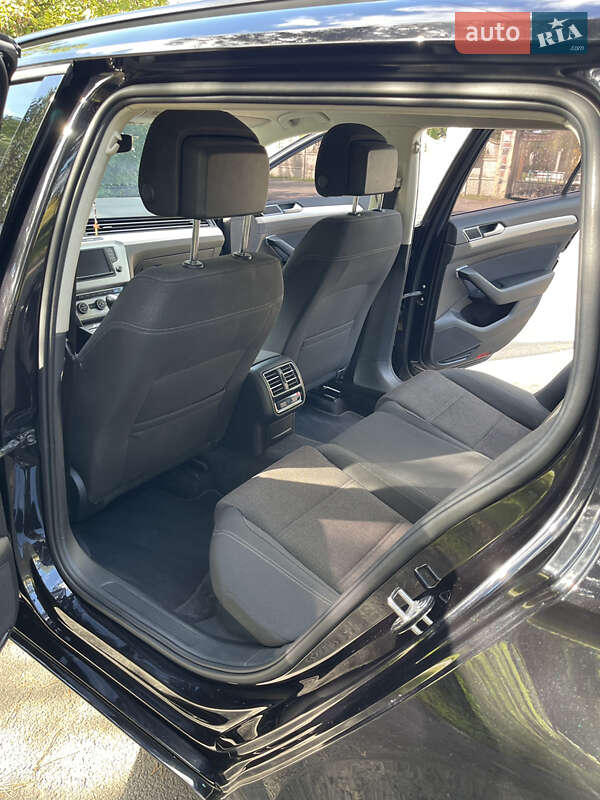 Универсал Volkswagen Passat 2017 в Ивано-Франковске