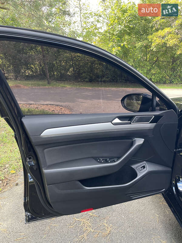 Универсал Volkswagen Passat 2017 в Ивано-Франковске