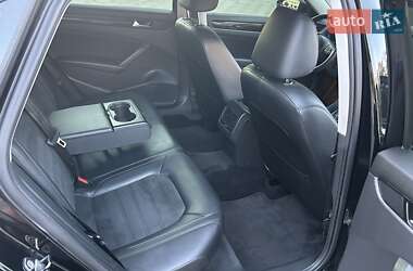Седан Volkswagen Passat 2014 в 