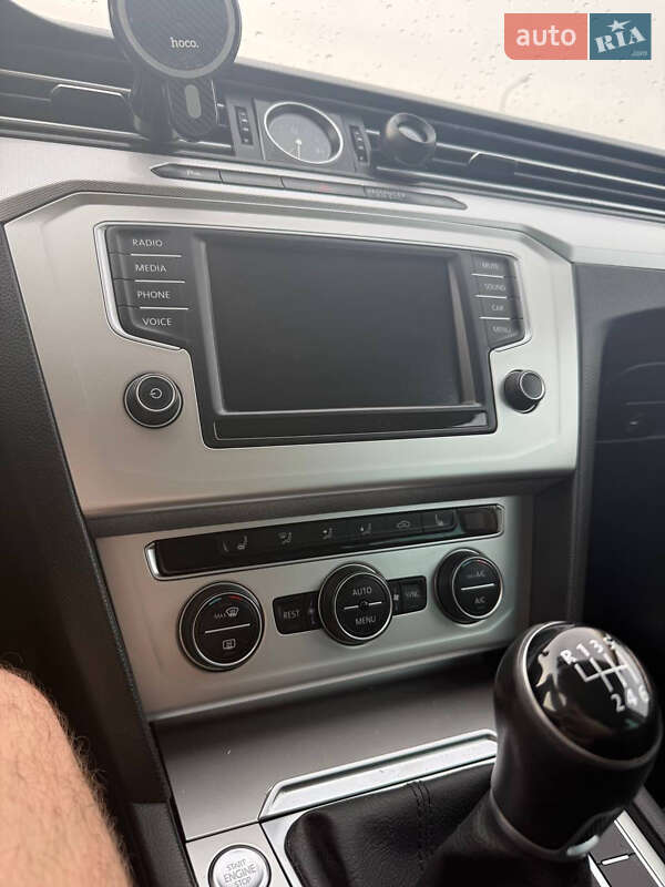 Універсал Volkswagen Passat 2015 в Львові