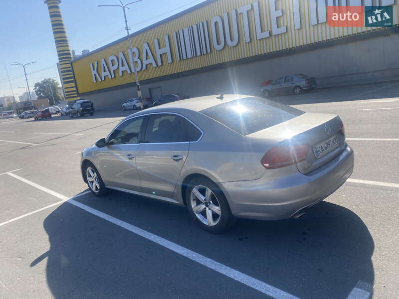 Седан Volkswagen Passat 2011 в Киеве