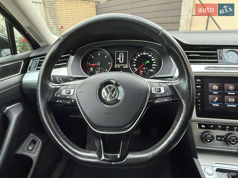Универсал Volkswagen Passat 2017 в Виннице фото 18 Универсал Volkswagen Passat 2017 в Виннице