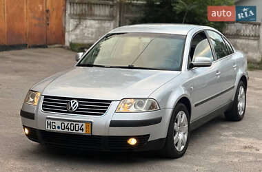 Седан Volkswagen Passat 2003 в Виннице