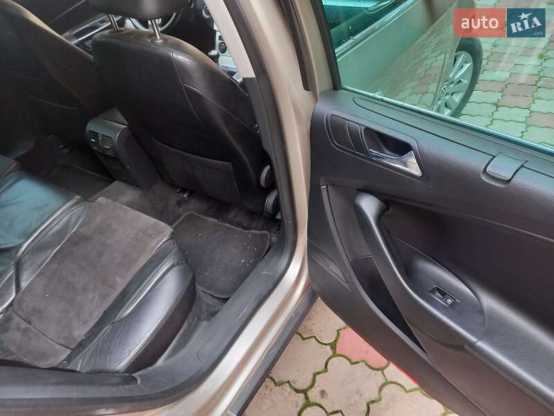 Універсал Volkswagen Passat 2006 в Хмельницькому
