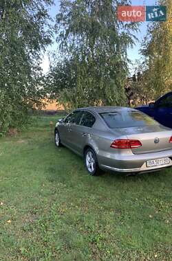 Седан Volkswagen Passat 2013 в 