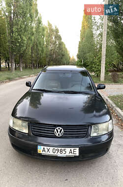 Седан Volkswagen Passat 1997 в Харькове