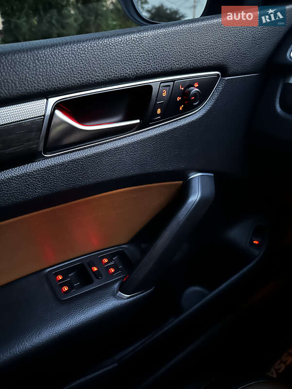 Седан Volkswagen Passat 2018 в Киеве