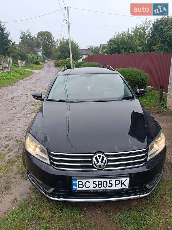 Универсал Volkswagen Passat 2011 в Судовой Вишне