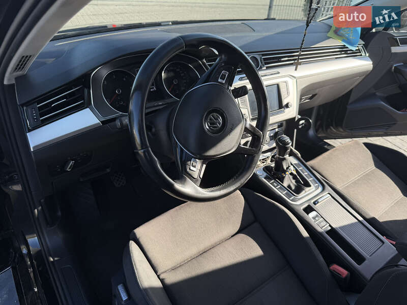 Универсал Volkswagen Passat 2017 в Ивано-Франковске