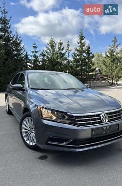 Седан Volkswagen Passat 2016 в Тернополі