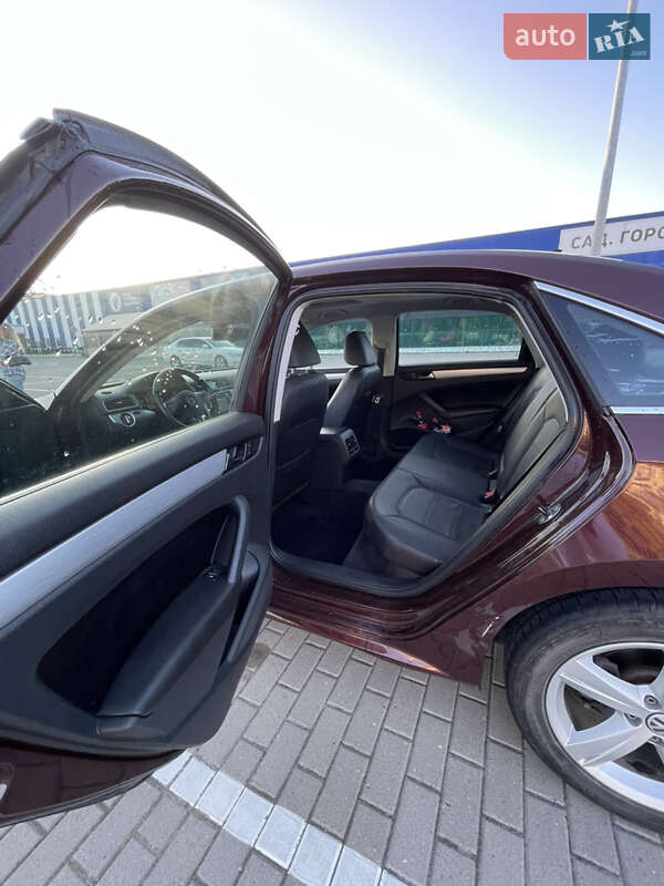 Седан Volkswagen Passat 2013 в Дрогобыче