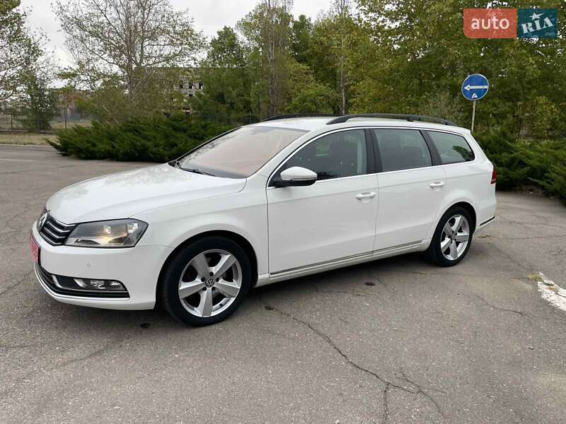 Універсал Volkswagen Passat 2013 в Миколаєві