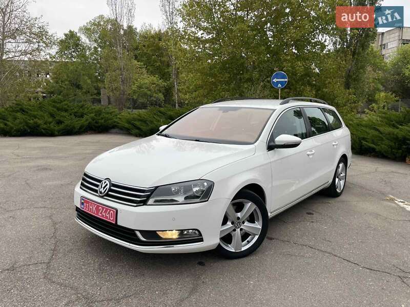 Універсал Volkswagen Passat 2013 в Миколаєві
