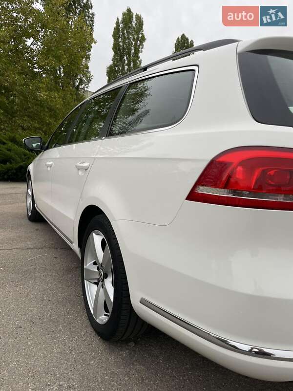 Універсал Volkswagen Passat 2013 в Миколаєві