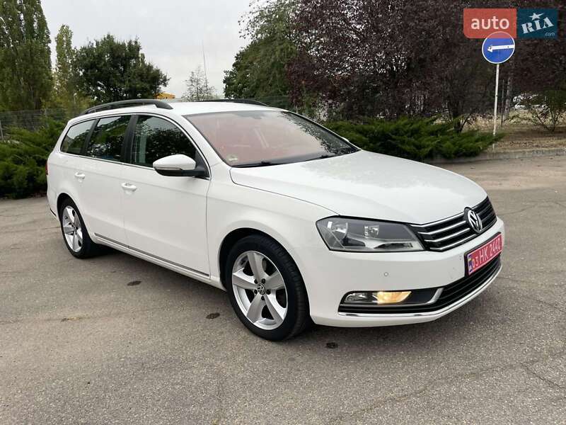 Універсал Volkswagen Passat 2013 в Миколаєві