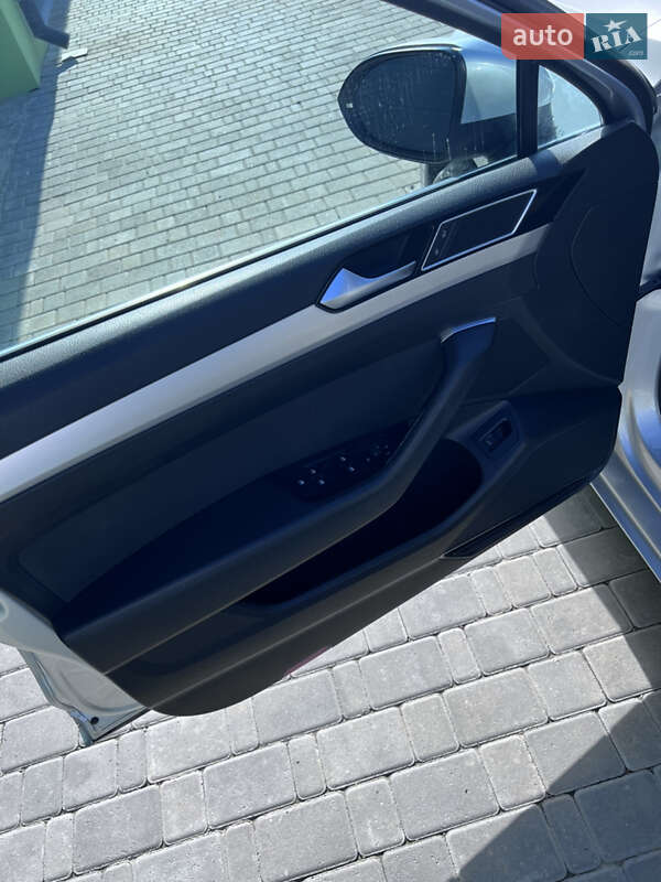 Универсал Volkswagen Passat 2016 в Каменец-Подольском