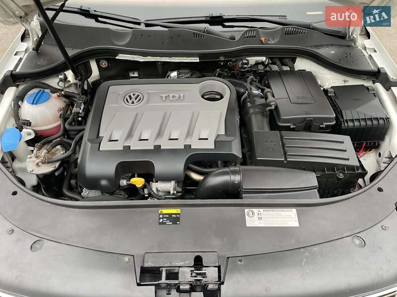 Універсал Volkswagen Passat 2013 в Миколаєві