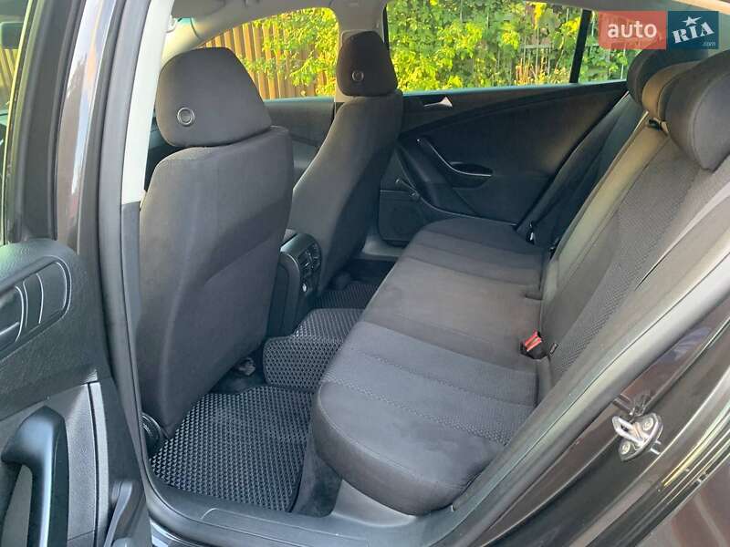 Седан Volkswagen Passat 2010 в Балте