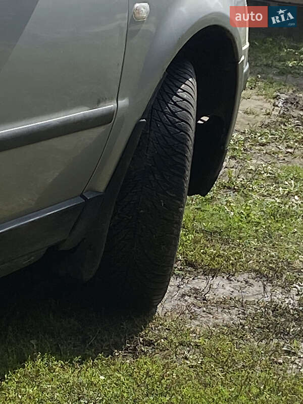 Універсал Volkswagen Passat 1999 в Вараші