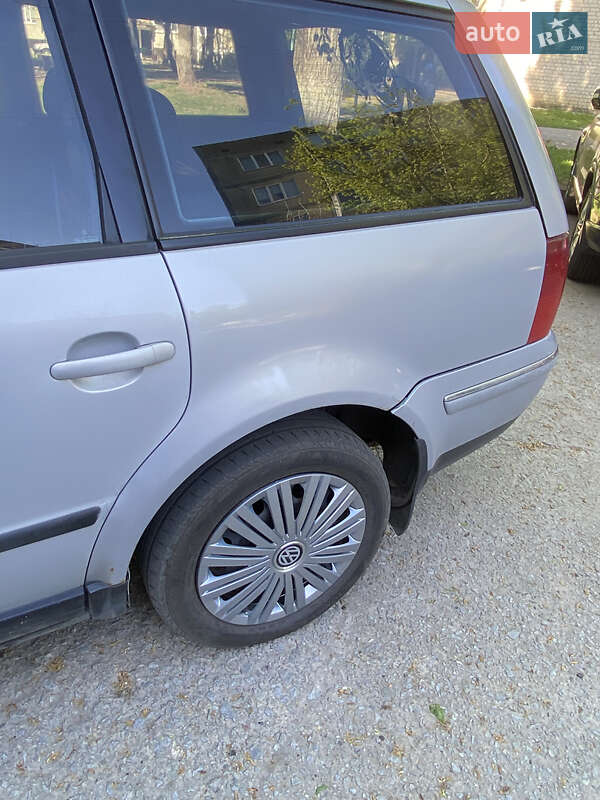 Універсал Volkswagen Passat 1999 в Вараші