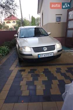 Седан Volkswagen Passat 2002 в Надвірній