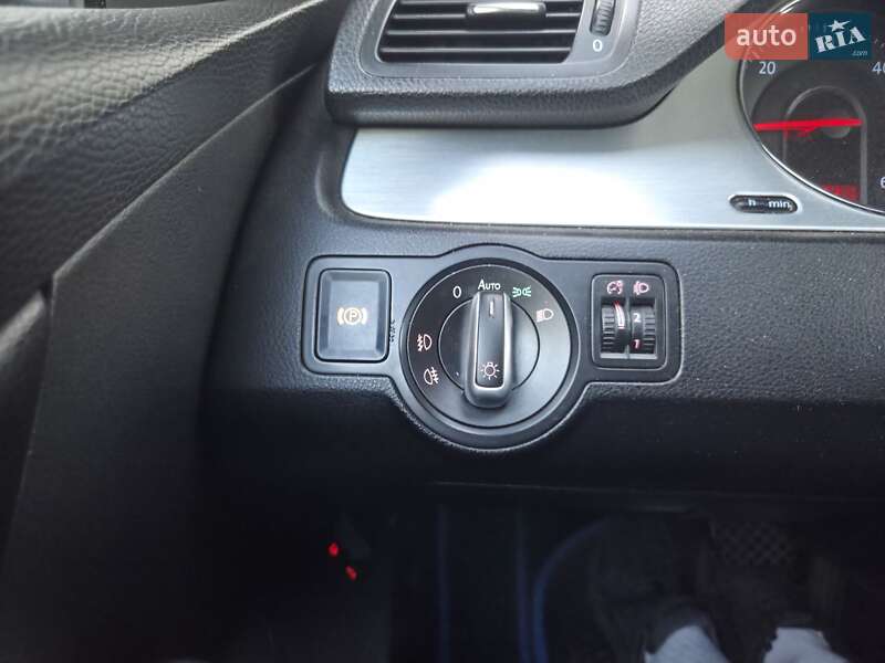 Универсал Volkswagen Passat 2006 в Запорожье