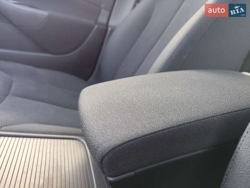 Седан Volkswagen Passat 2009 в Луцке