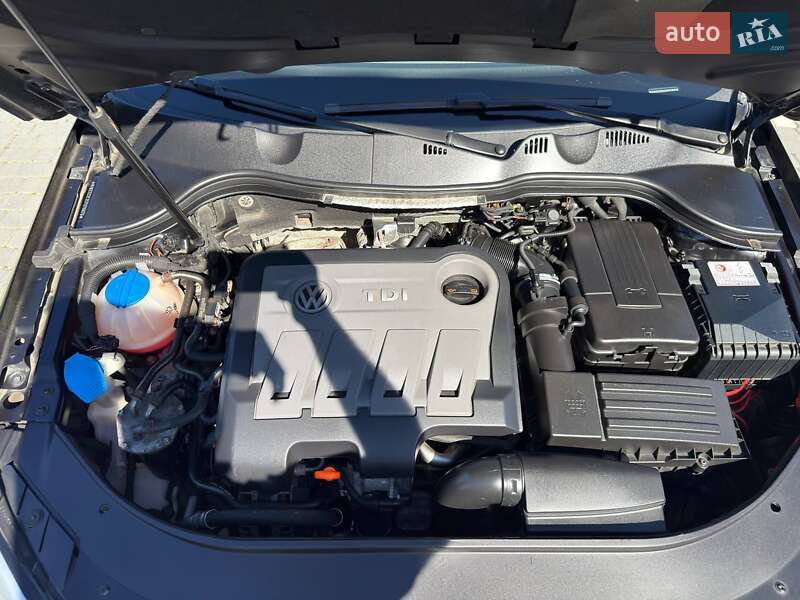 Седан Volkswagen Passat 2012 в Сторожинце