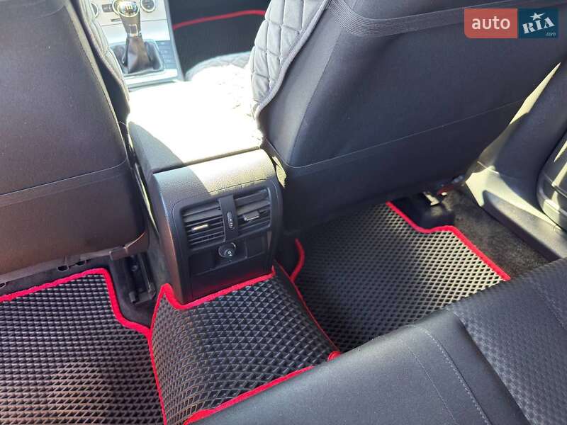 Седан Volkswagen Passat 2012 в Сторожинце