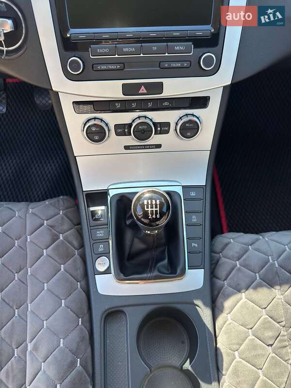 Седан Volkswagen Passat 2012 в Сторожинце