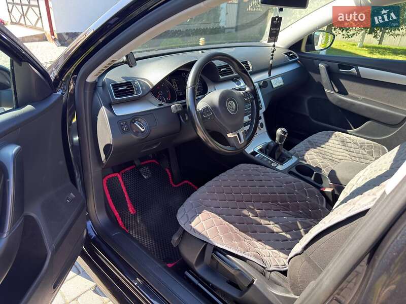 Седан Volkswagen Passat 2012 в Сторожинце