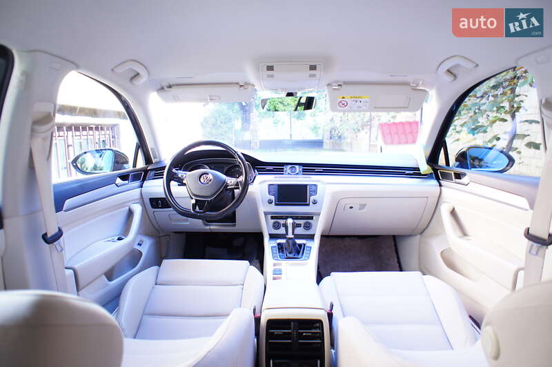 Универсал Volkswagen Passat 2017 в Ужгороде