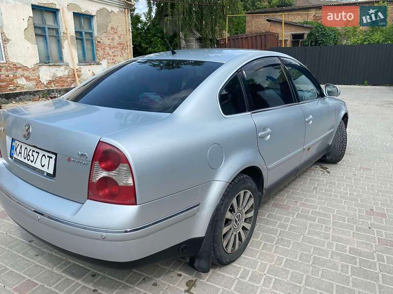 Седан Volkswagen Passat 2004 в Києві