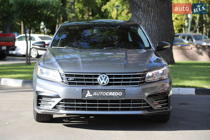 Седан Volkswagen Passat 2017 в Харькове
