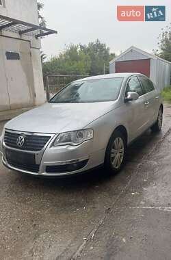 Седан Volkswagen Passat 2006 в Ізюмі
