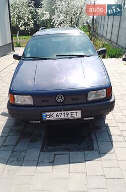Универсал Volkswagen Passat 1993 в Ровно