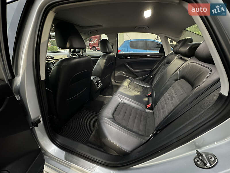 Седан Volkswagen Passat 2014 в Виннице